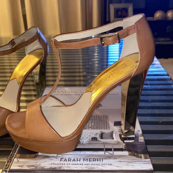 Michael Kors platform sandals worn only once. Great condition - Picture 3 of 4